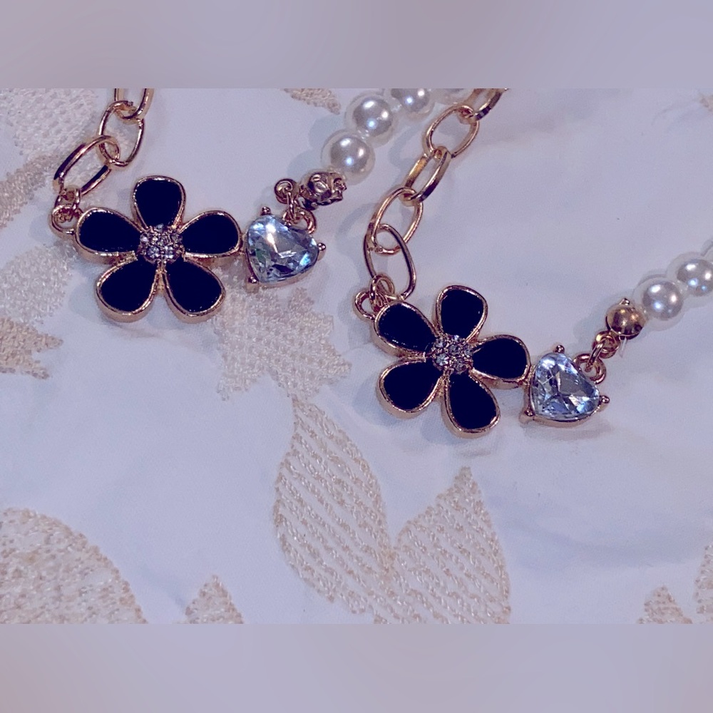 NWT Mixed Gold & Blue Tone Necklace- 17” Chain w/Acrylic Blue Flower & Crystals - Picture 14 of 16